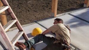 Carpenter Got Injured His Leg from Falling Off the Ladder