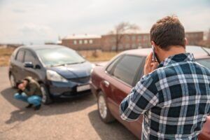 A passenger calls for help from law enforcement after an Uber accident. After an Uber crash, the first thing you should do is seek medical help for your injuries and then talk to an attorney about your damages.
